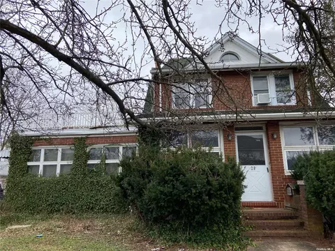 29 Rockaway Pkwy, Valley Stream, NY 11580