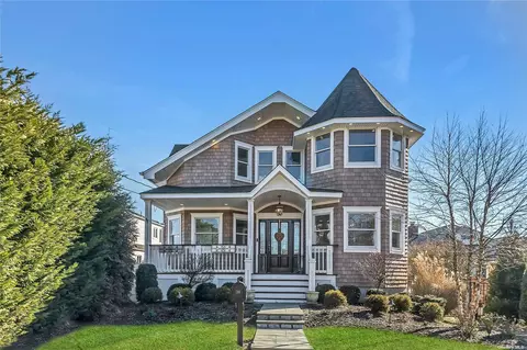 216 Ocean Ave, Amityville, NY 11701