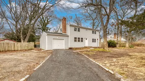 159 Pauls Path, Coram, NY 11727