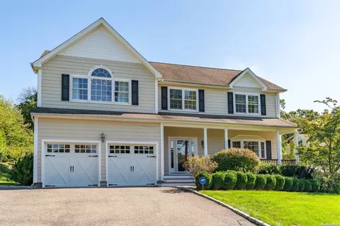 12 Kennedy Ln, Cold Spring Harbor, NY 11724
