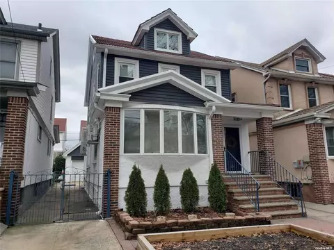 81-12 Margaret Pl, Glendale, NY 11385
