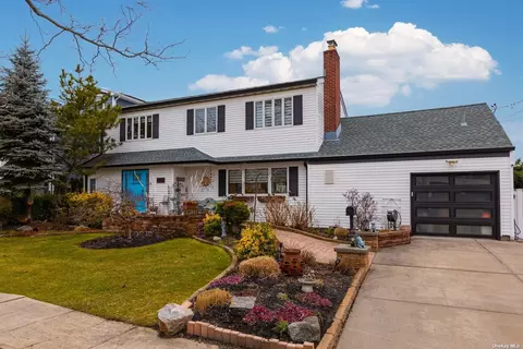 405 Little East Neck Rd S, Babylon, NY 11702