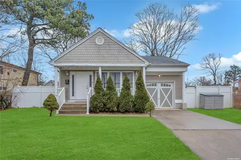 1731 Central Blvd, Bay Shore, NY 11706
