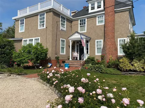 35 Prospect St, Amityville, NY 11701