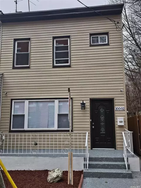 100-02 92nd Ave, Richmond Hill, NY 11418