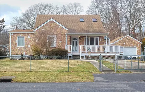 1206 Minerva Ave, West Islip, NY 11795