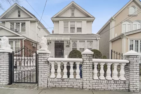 89-15 187th St, Hollis, NY 11423
