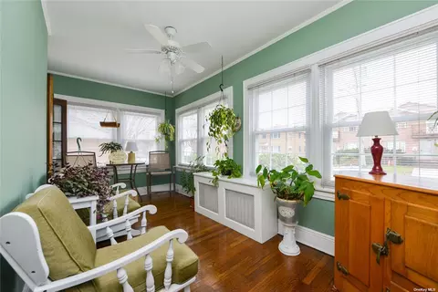 147-19 20 Ave, Whitestone, NY 11357