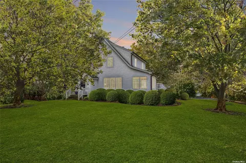 1089 Main Rd, Riverhead, NY 11901 photo 1
