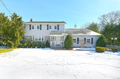 229 Buffalo Ave, Medford, NY 11763