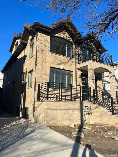 15-42 150th St, Whitestone, NY 11357