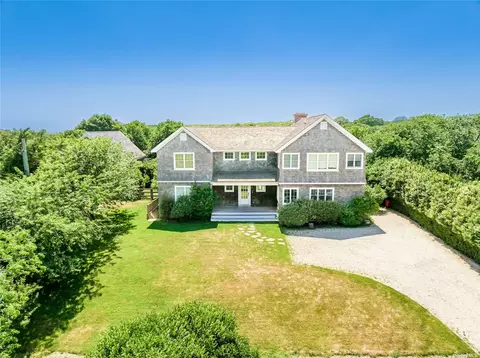 36 S Ditch Plains Rd, Montauk, NY 11954