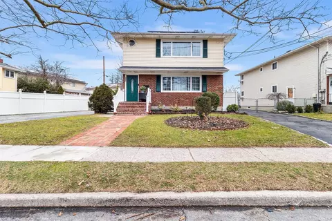 1087 Franklin Ave, Valley Stream, NY 11580