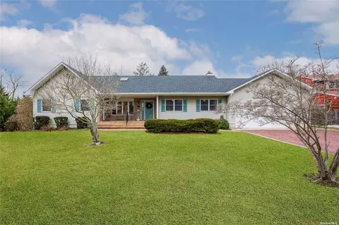 186 Cedar Ave, Islip, NY 11751