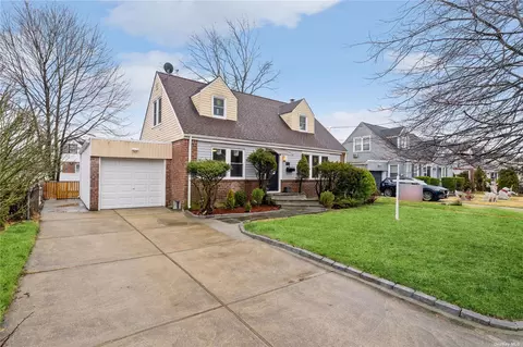 751 Arthur St, West Hempstead, NY 11552