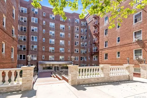 63-60 102 St #G20, Rego Park, NY 11374