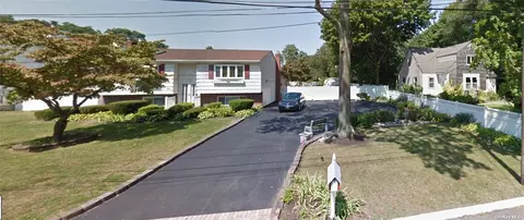 59 Gordon Ave, West Babylon, NY 11704