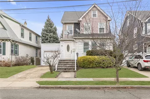 10 Farnum St, Lynbrook, NY 11563