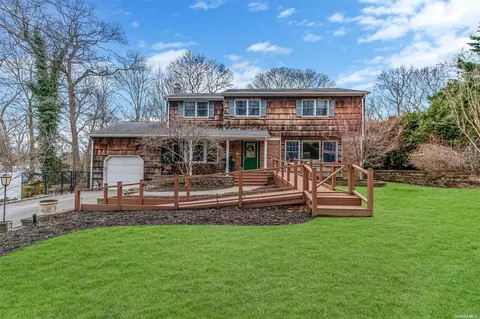 421 Mac Arthur Blvd, Hauppauge, NY 11788