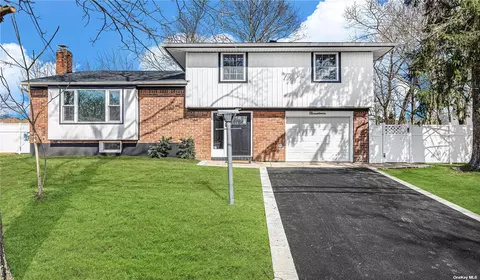 19 Cecily Ln, Commack, NY 11725