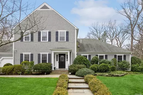 4 Rabbit Run, Glen Cove, NY 11542