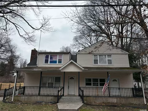 67 Hillwood Dr, Huntington Station, NY 11746