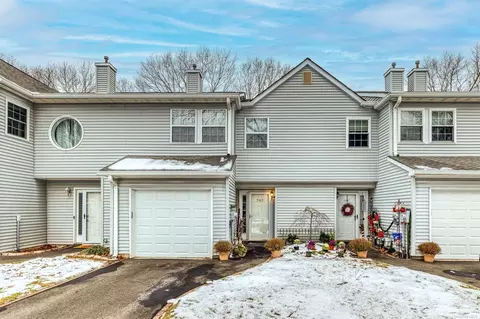 707 Sara Cir #707, Port Jefferson Station, NY 11776