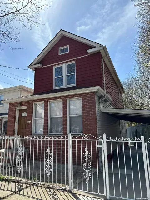 960 E 40th St, Brooklyn, NY 11210