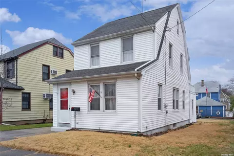 199 Capitol Ave, Williston Park, NY 11596