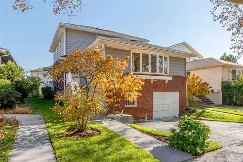 28-15 Clearview Expy, Bayside, NY 11360