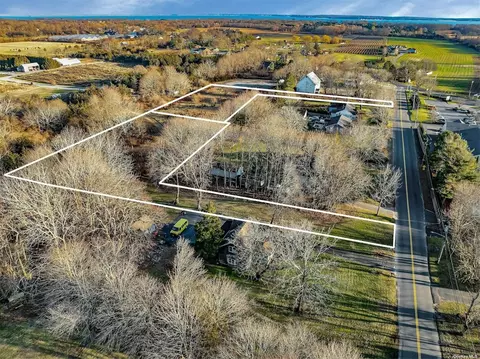 62 Tuthills Ln, Jamesport, NY 11947