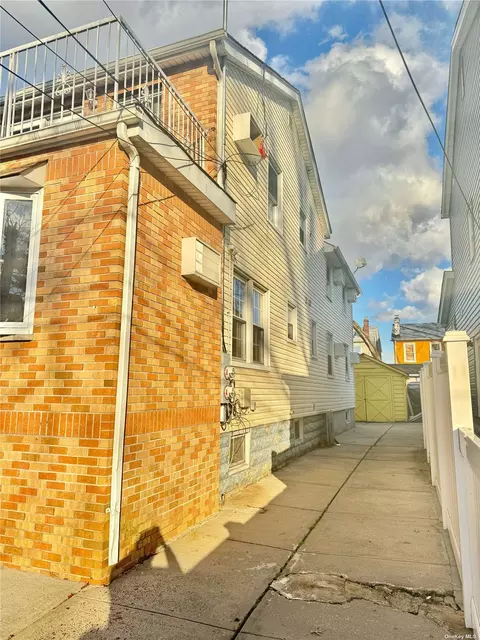 109-23 125th St, South Ozone Park, NY 11420