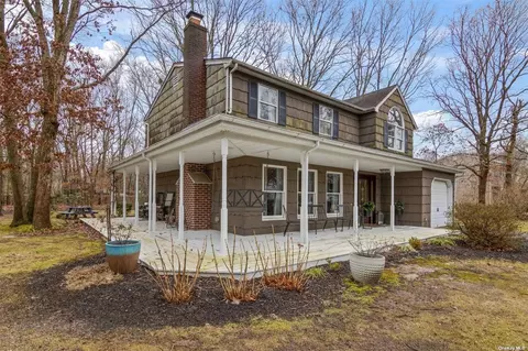 21 Hope Ct #N, Selden, NY 11784