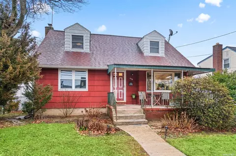 429 Lucille Ave, Elmont, NY 11003