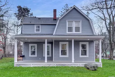 22 6th Ave, Brentwood, NY 11717