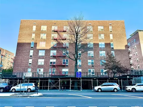 41-07 Bowne St #5M, Flushing, NY 11355
