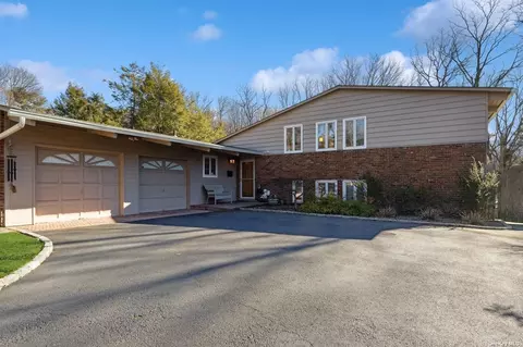 9 Highwood Rd, East Norwich, NY 11732