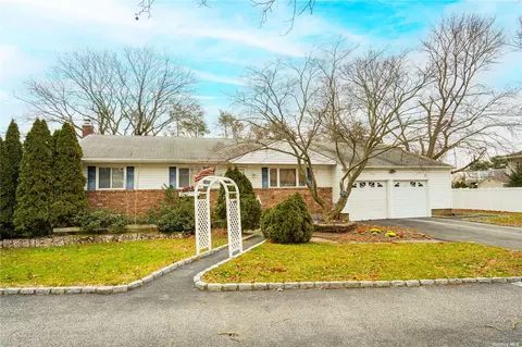 535 Elwood Rd, East Northport, NY 11731