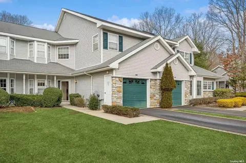 38 Willow Wood Dr #0, East Setauket, NY 11733