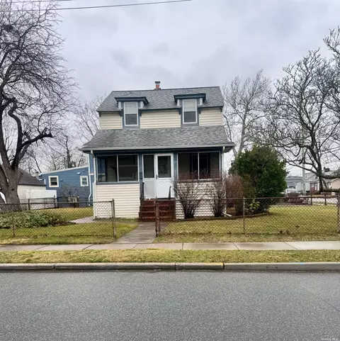 71 Baisley Ave, East Rockaway, NY 11518