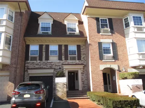 14-10 Bonnie Ln #83M, Bayside, NY 11360