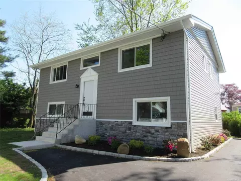 1 Floral Ln, Westbury, NY 11590