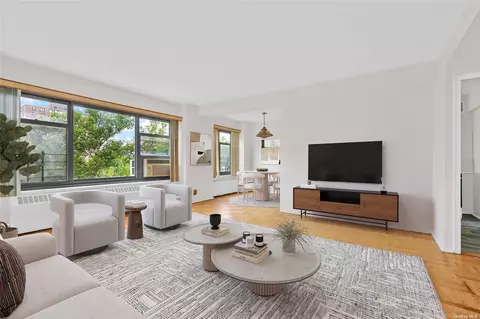 21-10 33rd Rd #5A, Astoria, NY 11106