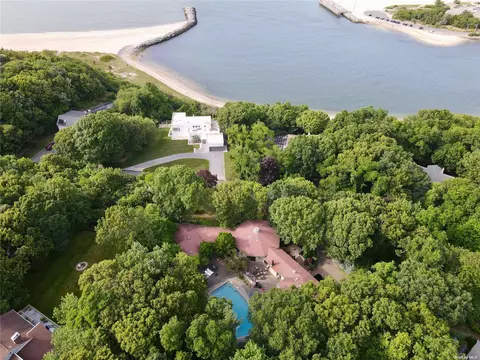 20 Waterview Dr, Port Jefferson, NY 11777