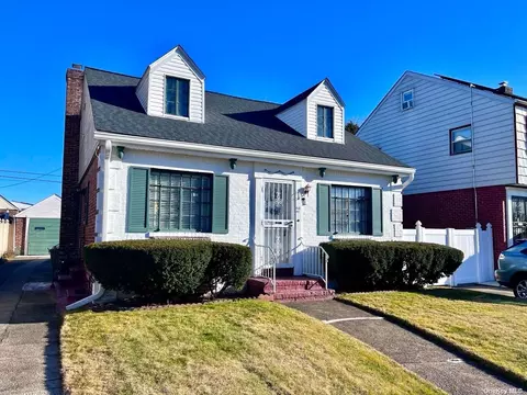 118-41 225 St, Cambria Heights, NY 11411