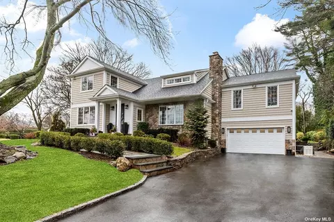 94 Bridge Rd, Manhasset, NY 11030