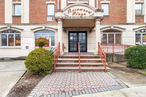 66-06 70th St #3B, Middle Village, NY 11379