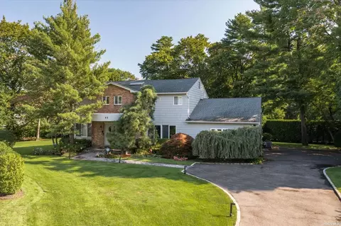 45 Cedar Dr, East Hills, NY 11576