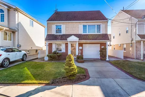95-12 160th Ave, Howard Beach, NY 11414