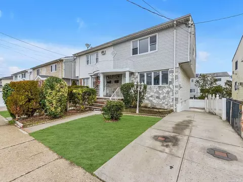 145-85 224th St, Springfield Gardens, NY 11413